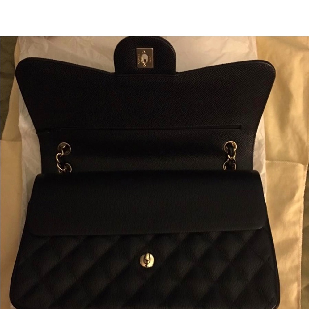 100% CHANEL